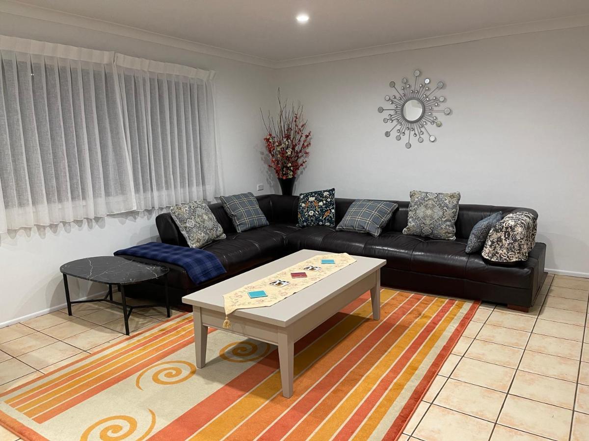 Holiday home Tamborine 84 Eagle Heights Road 6 Bedroom 3 Baths Parking Complete *